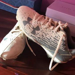 🎉4for$20🎉 $4.99 shipping🎉 youth softball cleats